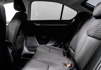 Подержанный автомобиль Skoda Octavia Liftback 2017 года (10 фото)