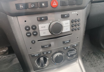 Подержанный автомобиль Opel Antara 2008 года (10 фото)