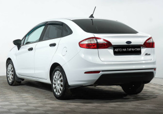 Подержанный автомобиль Ford Fiesta Sedan 2018 года (4 фото)
