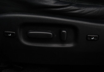 Подержанный автомобиль Toyota Highlander 2011 года (16 фото)