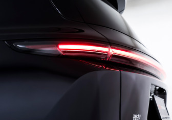 Подержанный автомобиль LiXiang L9 2023 года (30 фото)