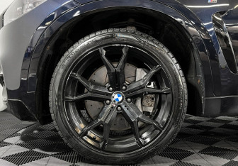 Подержанный автомобиль BMW X6 2016 года (7 фото)