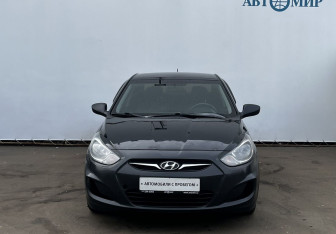 Подержанный автомобиль Hyundai Solaris Sedan 2012 года (2 фото)