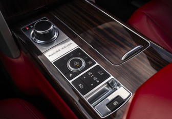 Подержанный автомобиль Land Rover Range Rover 2013 года (17 фото)