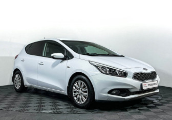 Подержанный автомобиль Kia Ceed Hatchback 2014 года (3 фото)