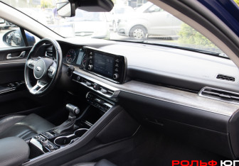 Подержанный автомобиль Kia K5 2021 года (7 фото)