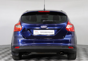 Подержанный автомобиль Ford Focus Hatchback 2012 года (6 фото)