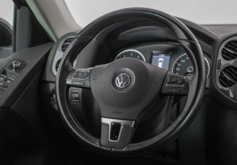 Подержанный автомобиль Volkswagen Tiguan 2013 года (15 фото)