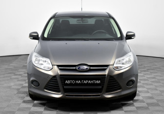 Подержанный автомобиль Ford Focus Sedan 2013 года (2 фото)