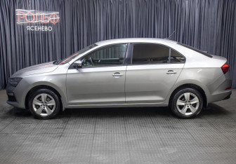 Подержанный автомобиль Skoda Rapid Liftback 2020 года (8 фото)