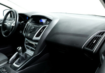 Подержанный автомобиль Ford Focus Sedan 2012 года (7 фото)
