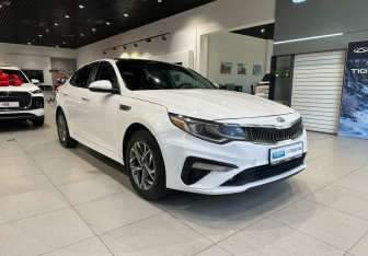 Подержанный автомобиль Kia Optima Sedan 2019 года (3 фото)