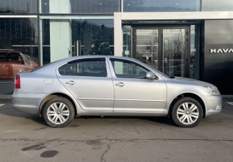 Подержанный автомобиль Skoda Octavia Liftback 2011 года (4 фото)