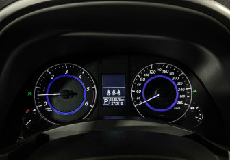 Подержанный автомобиль Infiniti QX70 2015 года (11 фото)