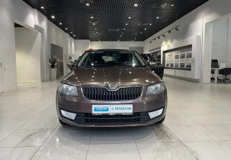 Подержанный автомобиль Skoda Octavia Liftback 2013 года (2 фото)