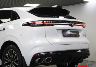 Подержанный автомобиль Changan UNI-K 2023 года (26 фото)