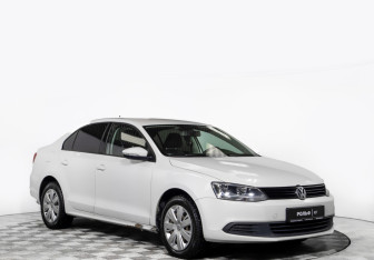 Подержанный автомобиль Volkswagen Jetta Sedan 2014 года (2 фото)