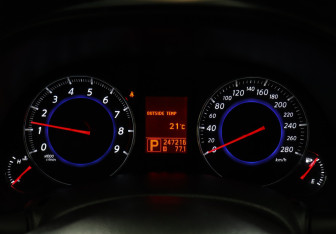 Подержанный автомобиль Infiniti FX 2010 года (11 фото)