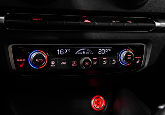 Подержанный автомобиль Audi A3 Sedan 2014 года (16 фото)