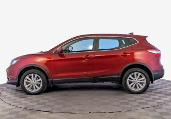 Подержанный автомобиль Nissan Qashqai 2017 года (8 фото)