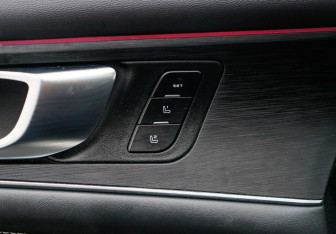 Подержанный автомобиль Changan UNI-K 2023 года (17 фото)