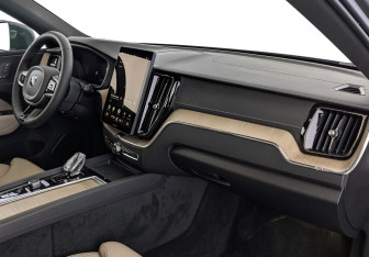 Новый Volvo XC60 2025 (9 фото)