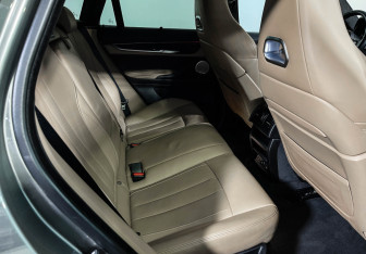 Подержанный автомобиль BMW X6 M 2016 года (14 фото)