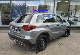 Подержанный автомобиль Suzuki Vitara 2020 года (8 фото)