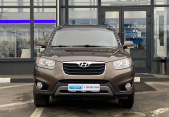 Подержанный автомобиль Hyundai Santa Fe 2012 года (2 фото)