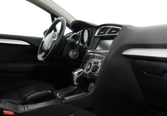 Подержанный автомобиль Citroen C4 Sedan 2017 года (5 фото)