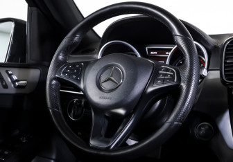 Подержанный автомобиль Mercedes-Benz GLE 2015 года (15 фото)