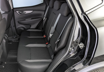 Подержанный автомобиль Nissan Qashqai 2022 года (18 фото)