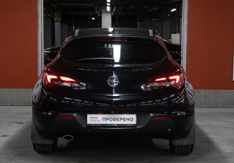 Подержанный автомобиль Opel Astra Hatchback 2013 года (6 фото)