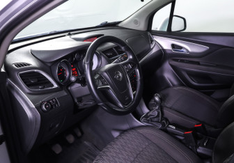 Подержанный автомобиль Opel Mokka 2014 года (15 фото)