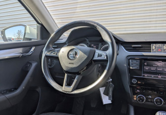 Подержанный автомобиль Skoda Octavia Liftback 2017 года (24 фото)