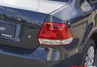 Подержанный автомобиль Volkswagen Polo Sedan 2014 года (18 фото)