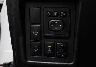 Подержанный автомобиль Toyota Land Cruiser Prado 2013 года (25 фото)
