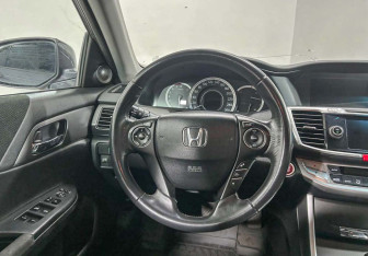 Подержанный автомобиль Honda Accord Sedan 2013 года (13 фото)