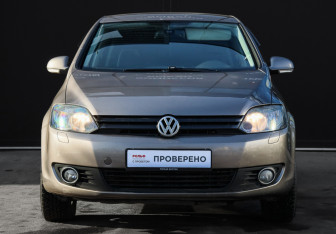 Подержанный автомобиль Volkswagen Golf Plus 2010 года (2 фото)