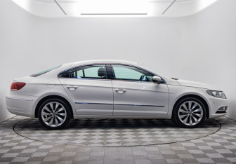 Подержанный автомобиль Volkswagen Passat CC 2014 года (6 фото)