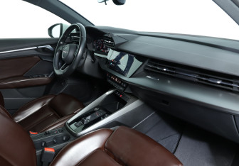 Подержанный автомобиль Audi A3 Hatchback 2021 года (9 фото)