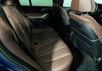 Подержанный автомобиль BMW X5 2020 года (14 фото)