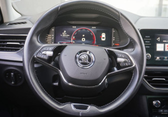 Подержанный автомобиль Skoda Rapid Liftback 2021 года (14 фото)