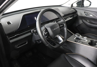 Подержанный автомобиль Omoda C5 2024 года (9 фото)