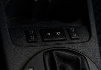 Подержанный автомобиль Skoda Fabia Hatchback 2012 года (16 фото)