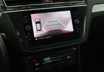 Подержанный автомобиль Volkswagen Tiguan 2021 года (14 фото)
