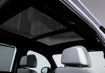 Подержанный автомобиль BMW X5 2025 года (18 фото)