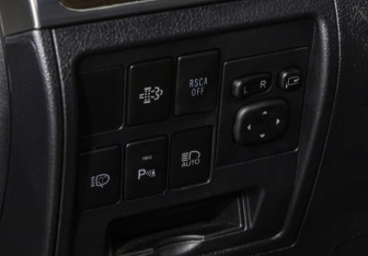 Подержанный автомобиль Toyota Land Cruiser Suv 2015 года (19 фото)