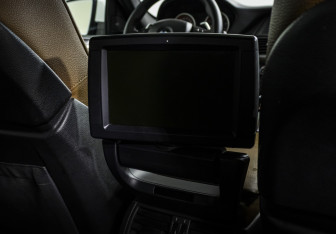 Подержанный автомобиль BMW X6 2012 года (18 фото)