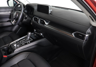 Подержанный автомобиль Mazda CX-5 2023 года (10 фото)